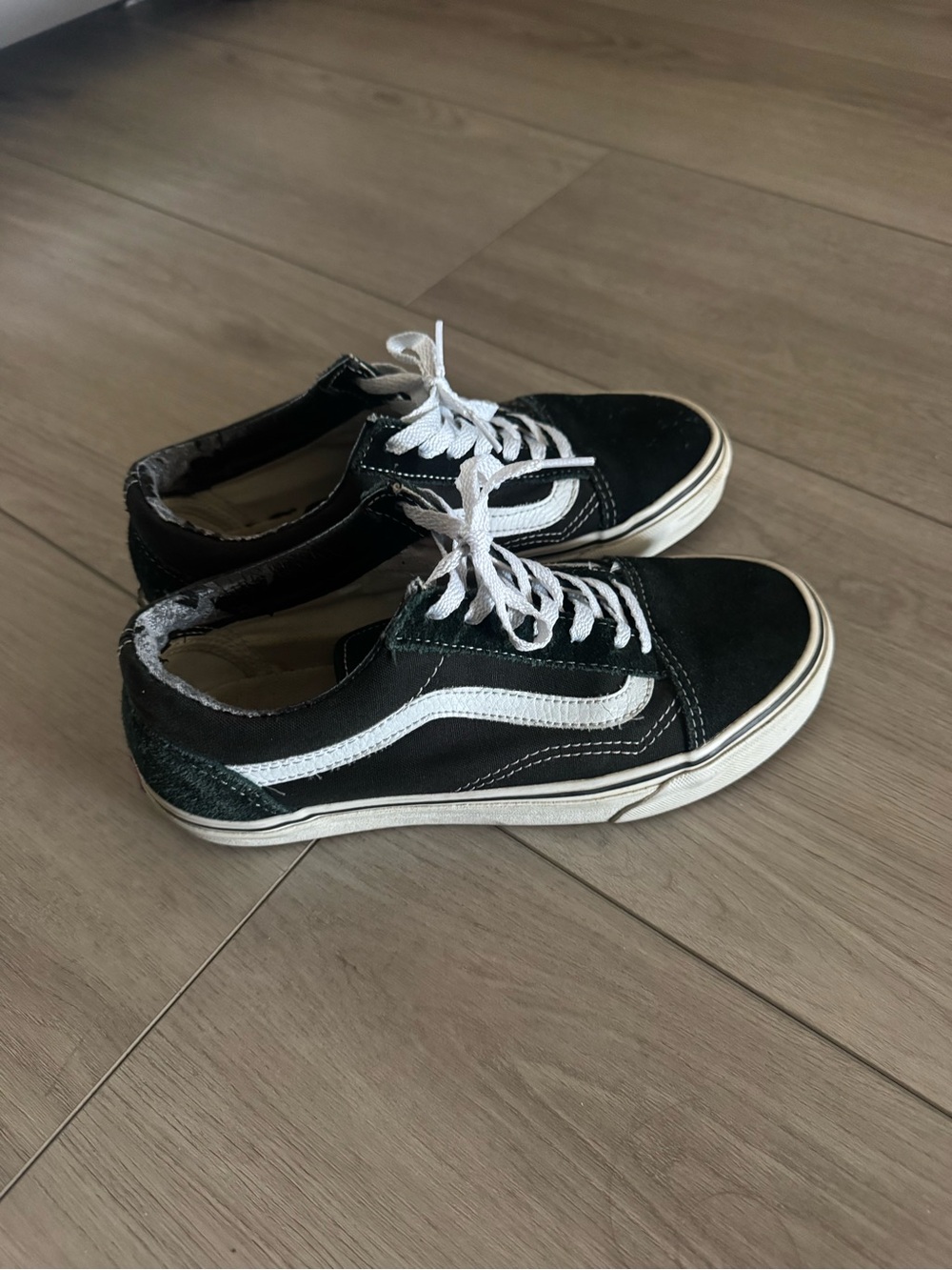 Vans - Picture 3 of 6
